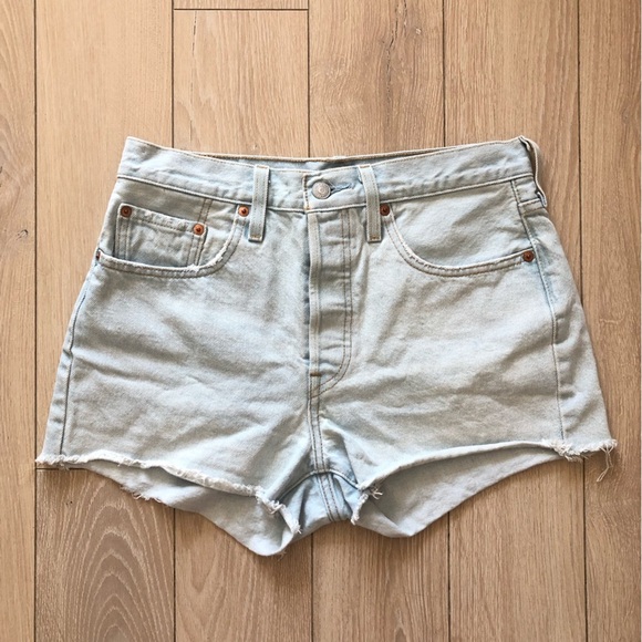 Levi’s 501 Jean Shorts in Light Blue Size 27 - Picture 1 of 11